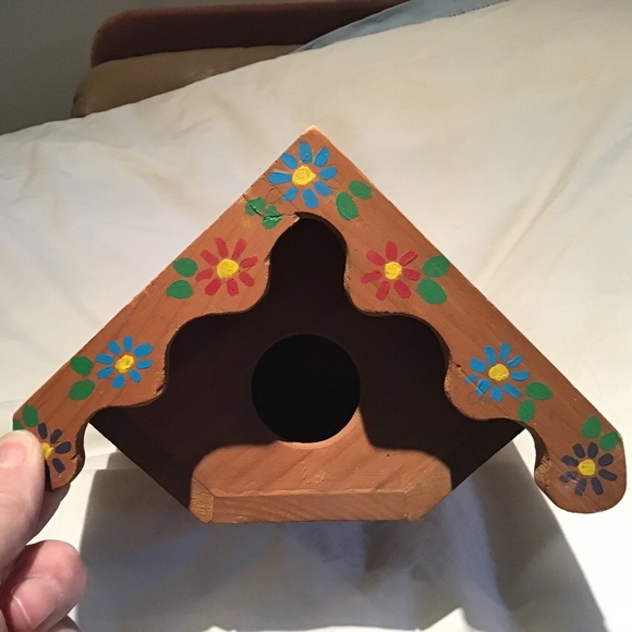 HANDMADE FUNCTIONAL WOOD BIRD HOUSE FOR OUTDOORS - Picture 1 of 5